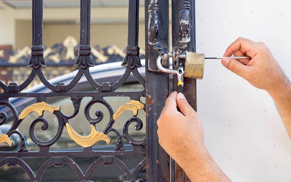 ouverture de porte claqué Gien